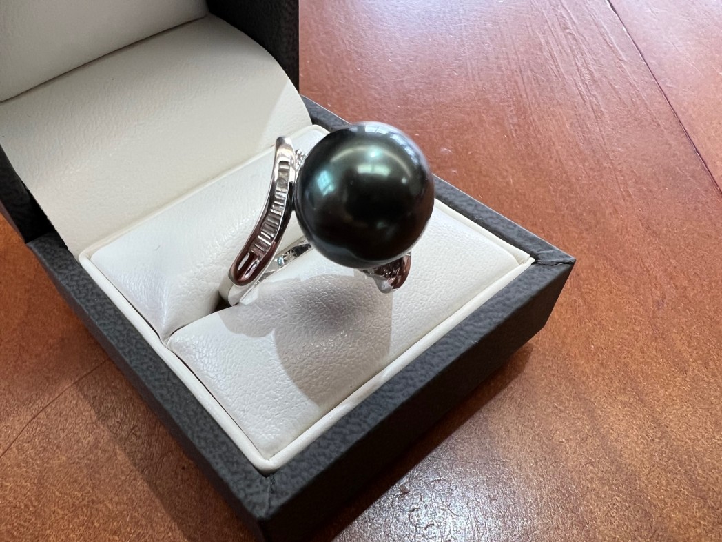 full image for Black pearl ring 18ct white gold and Diamonds