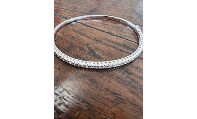 Diamond snap bangle side view