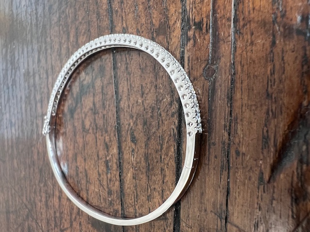 full image for Diamond snap bangle top view